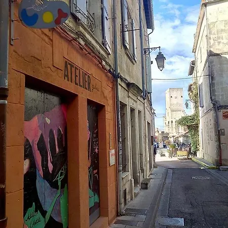 Le Nid Des Arenes Apartment